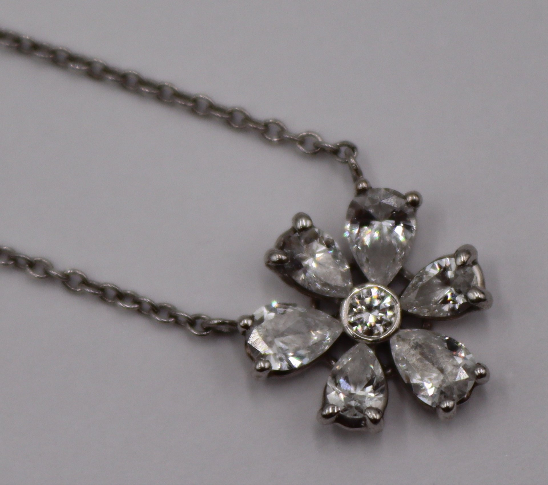 JEWELRY. KWIAT 18KT GOLD AND