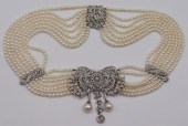 JEWELRY. MULTI-STRAND 18KT PEA