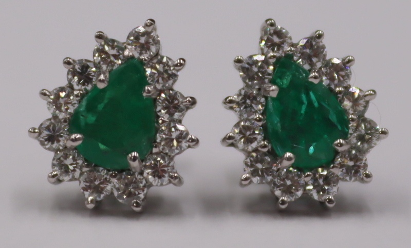 JEWELRY. PAIR OF 18KT GOLD, EMERALD