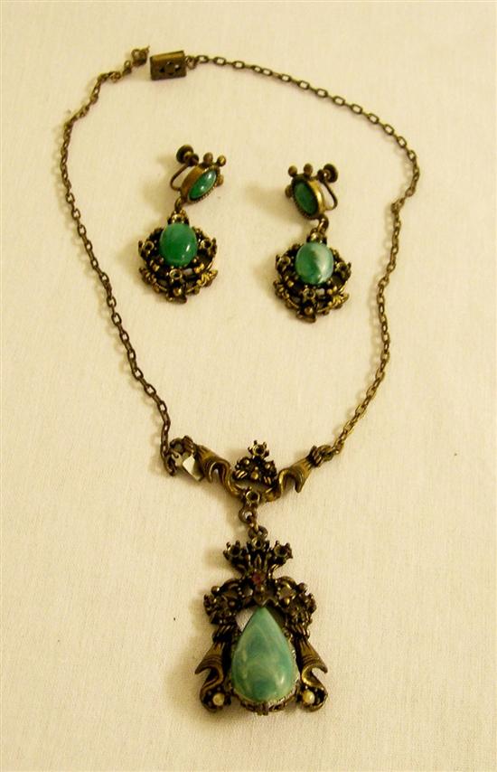 Jewelry: Pair of earrings with