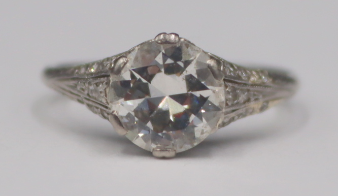 JEWELRY. PLATINUM AND APPROX.
