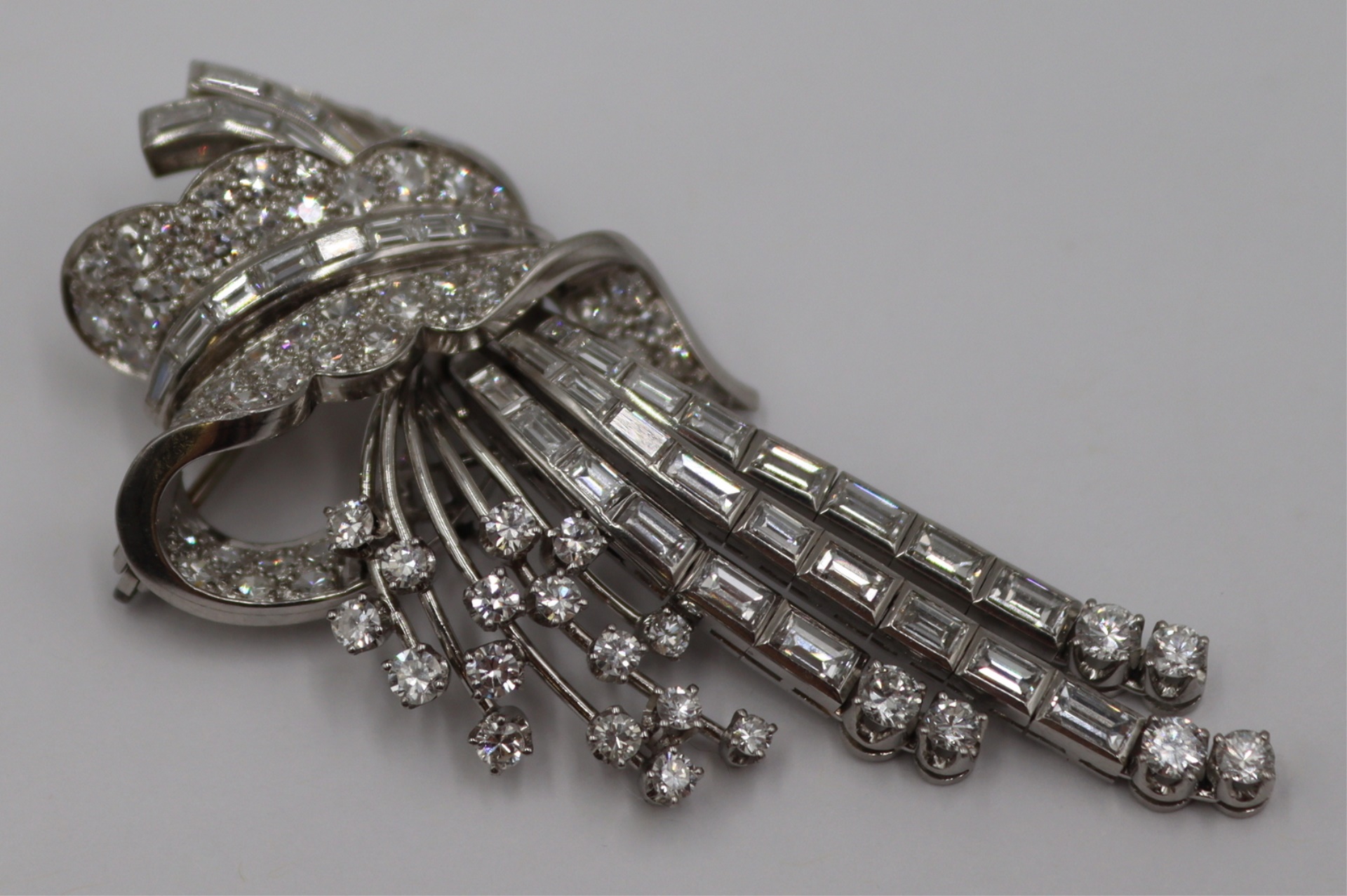 JEWELRY. PLATINUM AND DIAMOND