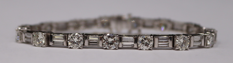 JEWELRY. PLATINUM AND DIAMOND