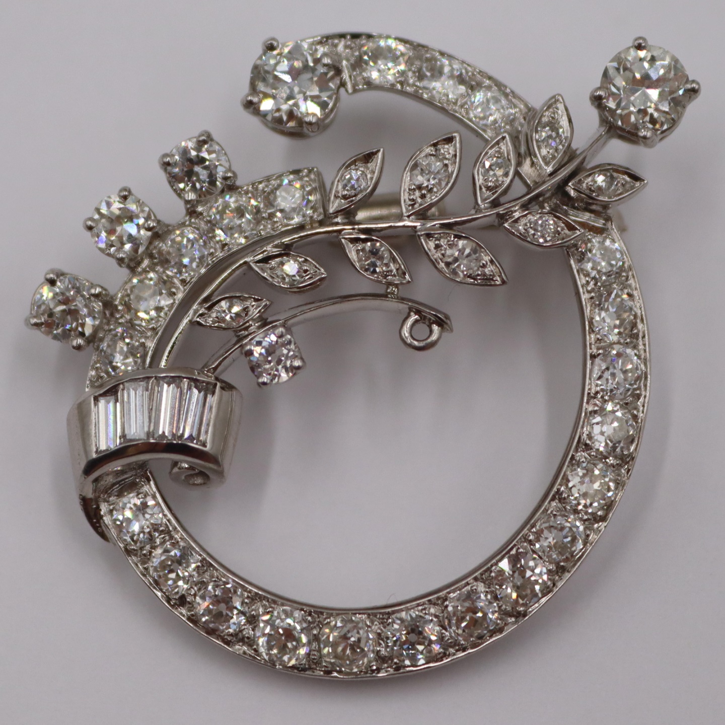 JEWELRY. PLATINUM AND DIAMOND