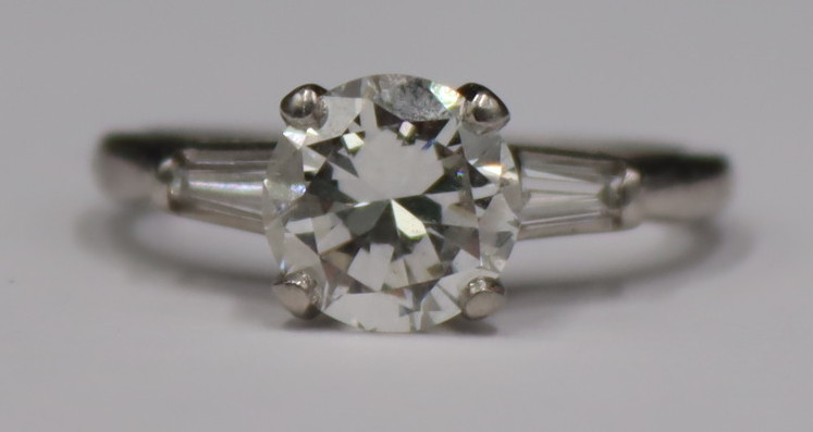 JEWELRY. PLATINUM AND GIA 1.56 CT