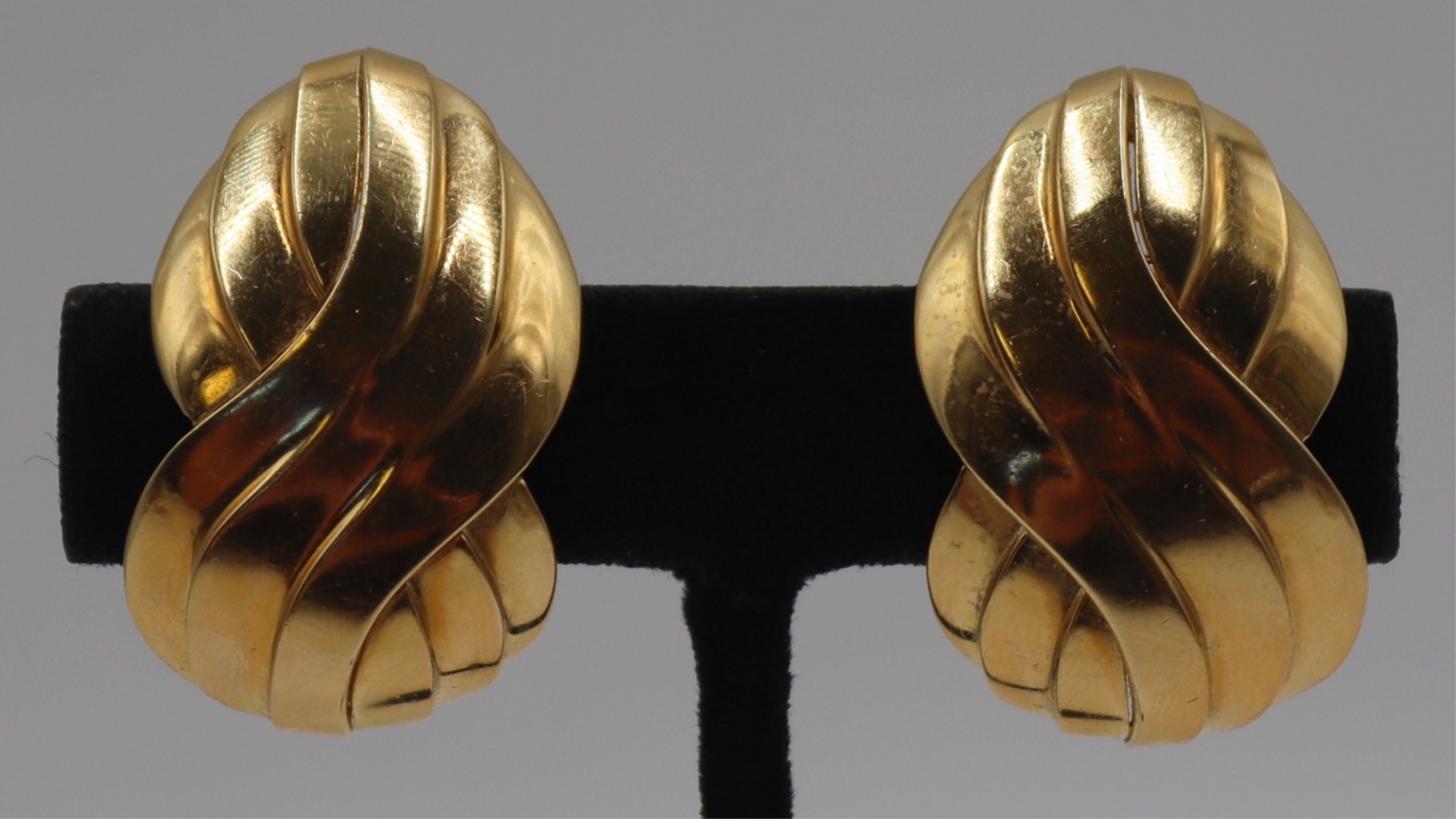 JEWELRY. PR OF SIGNED MICHAEL