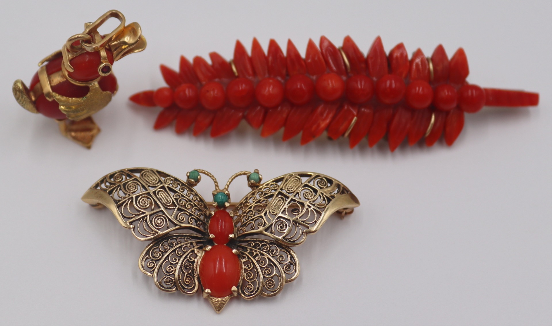 JEWELRY. RED CORAL AND GOLD JEWELRY