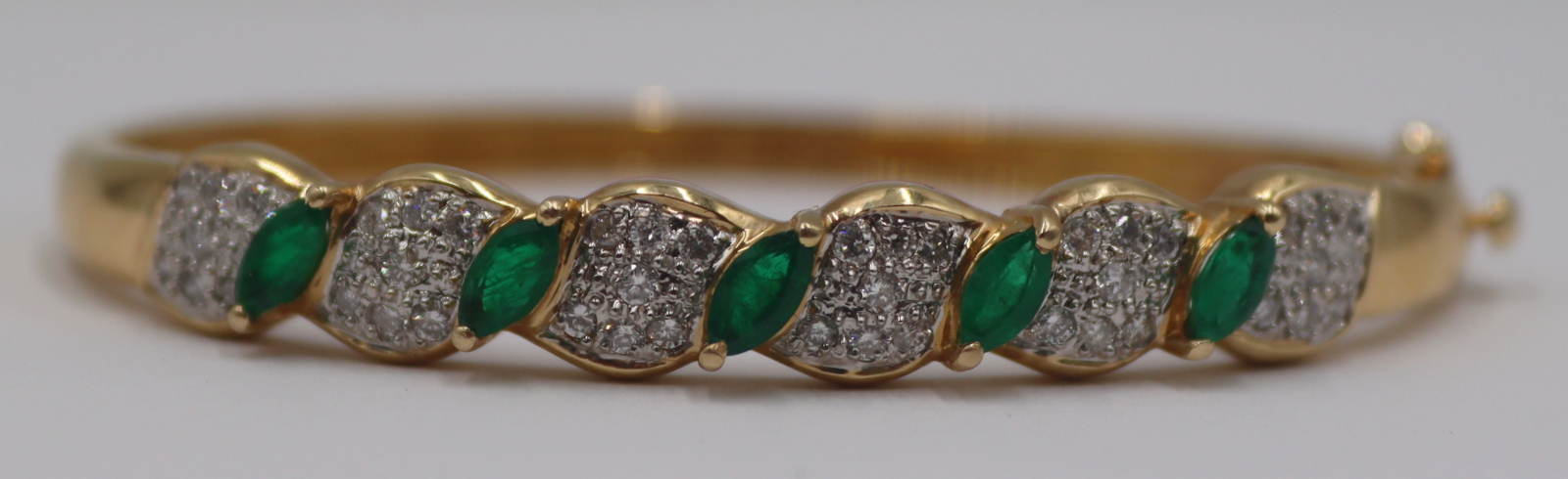 JEWELRY. RINE 14KT GOLD, EMERALD,
