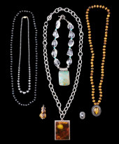 JEWELRY: SEVEN CHUNKY STATEMEN