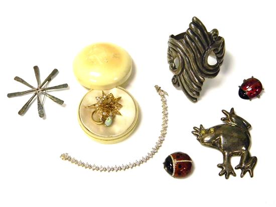 JEWELRY  seven pieces: DAVID
