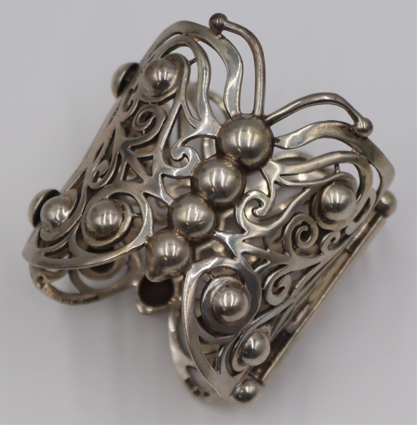 JEWELRY. SIGNED BARRY