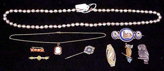 JEWELRY: Strand of Miriam Haskell