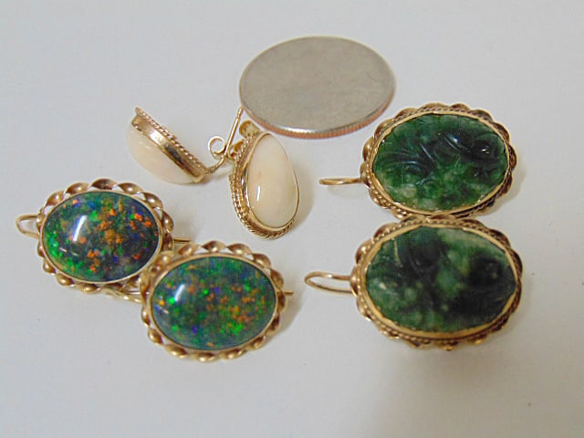 JEWELRY. THREE PAIRS OF GOLD