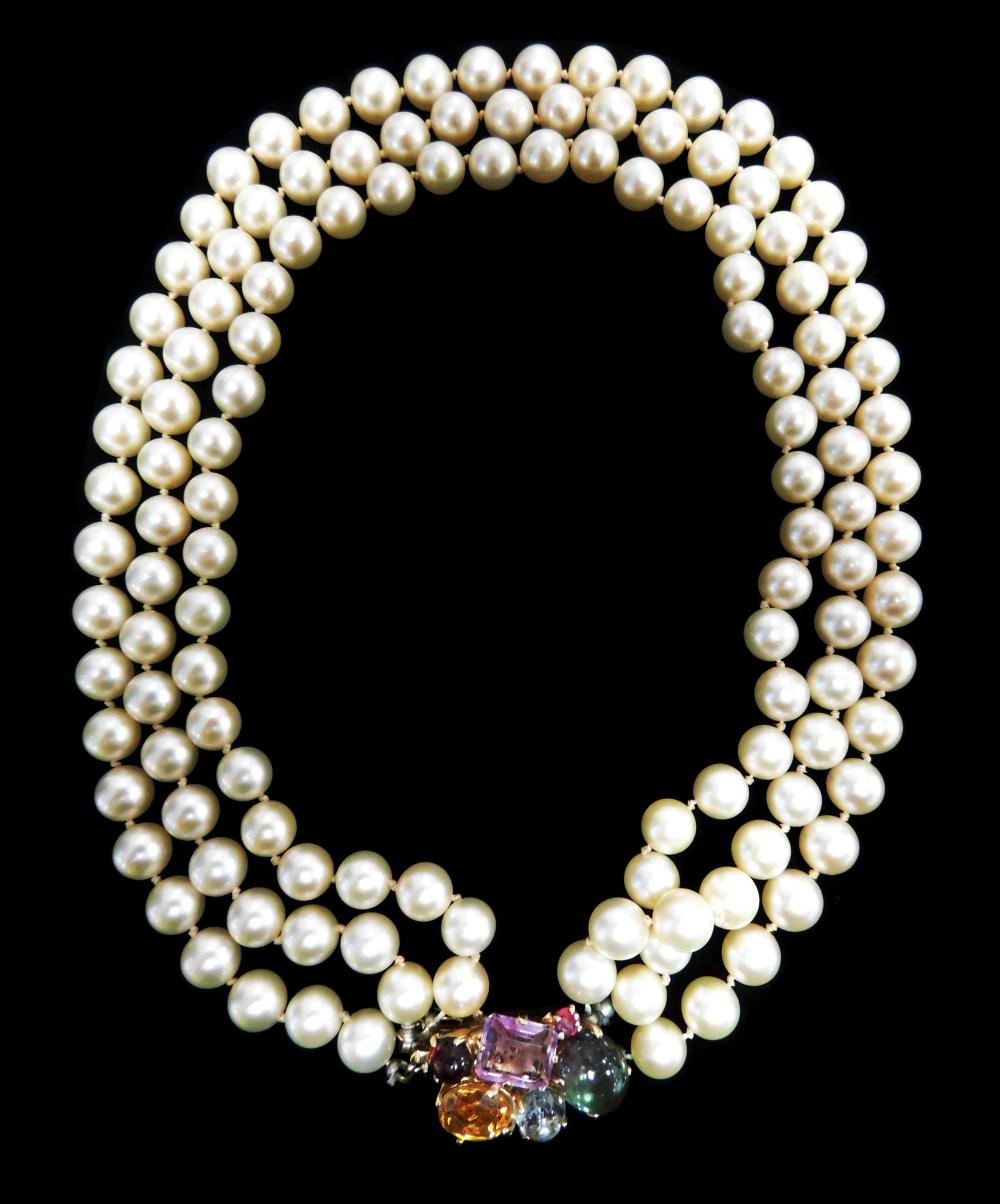JEWELRY: THREE STRAND CULTURED