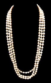 JEWELRY: TRIPLE STRAND BAROQUE