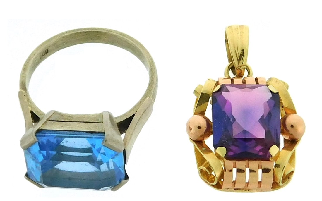 JEWELRY: TWO PIECES OF GOLD JEWELRY