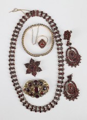 JEWELRY. VINTAGE COLLECTION OF