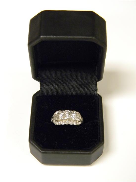 JEWLERY: DIAMOND BAND 14K white