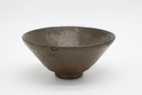 JIAN TEA BOWLOf tapering body,