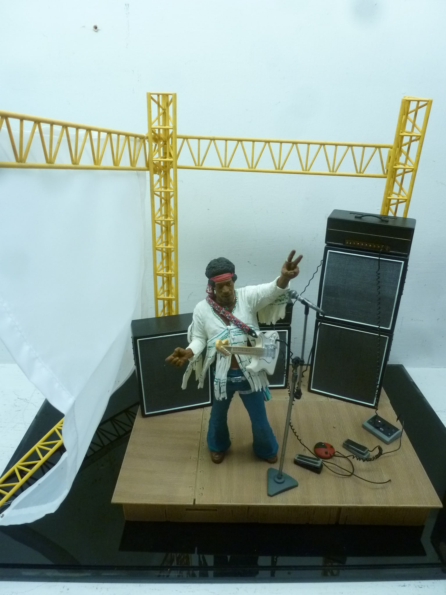 JIMI HENDRIX MCFARLANE TOYS, ON