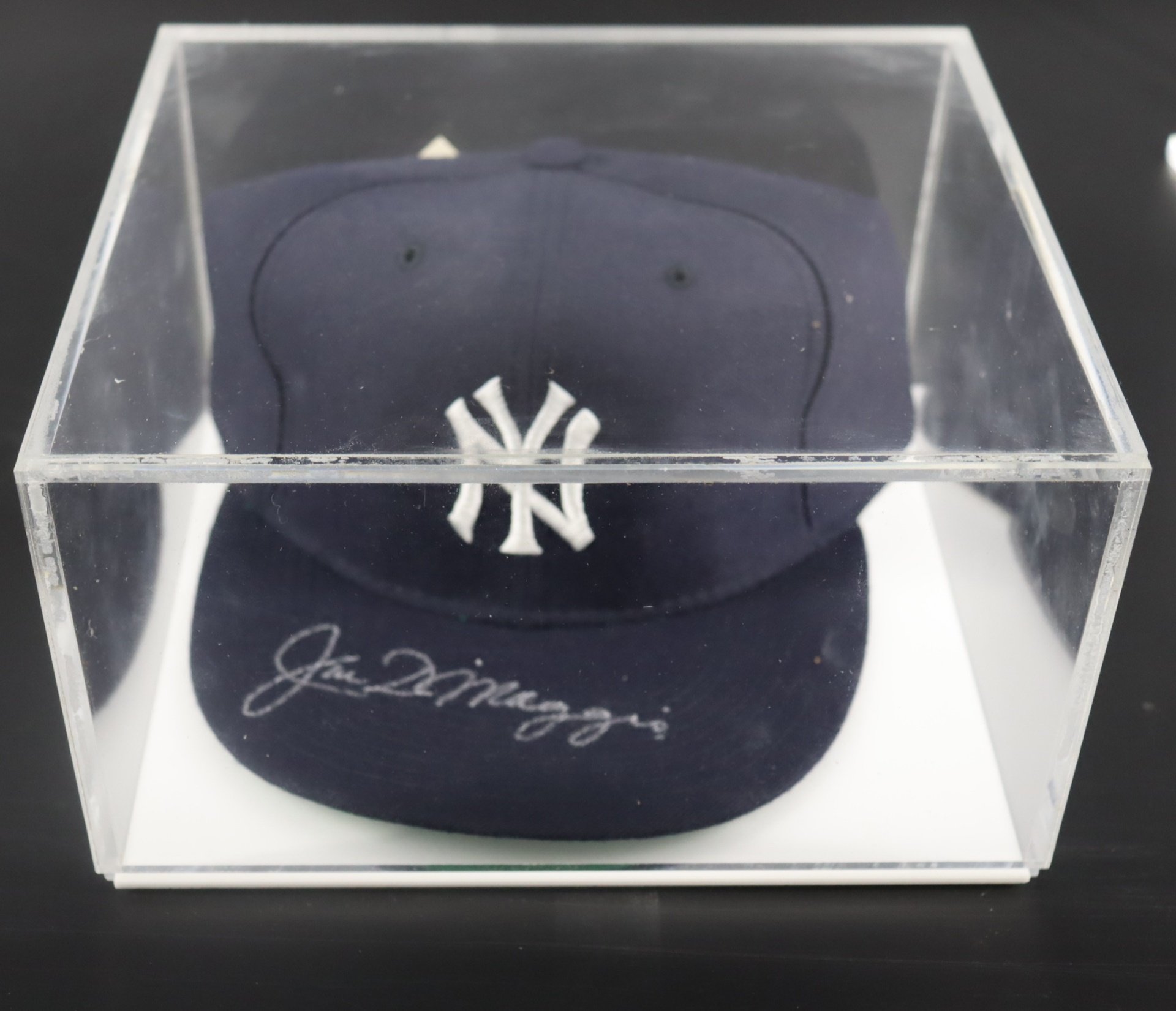 JOE DIMAGGIO SIGNED MODERN NYY