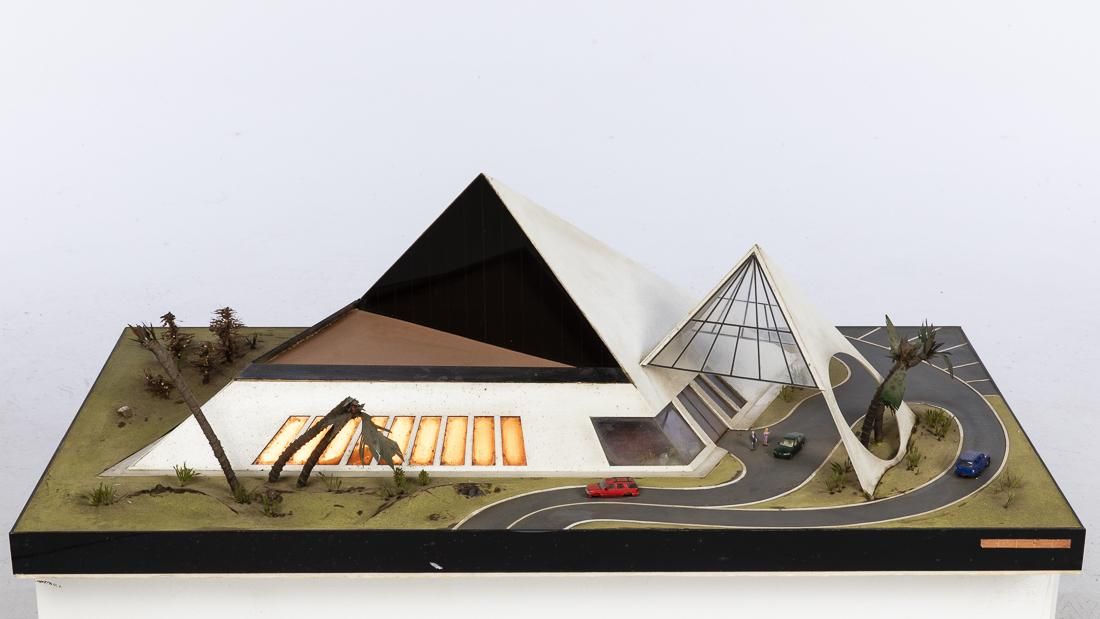 JOHN BUCCI, NIGHTCLUB/RESTAURANT
