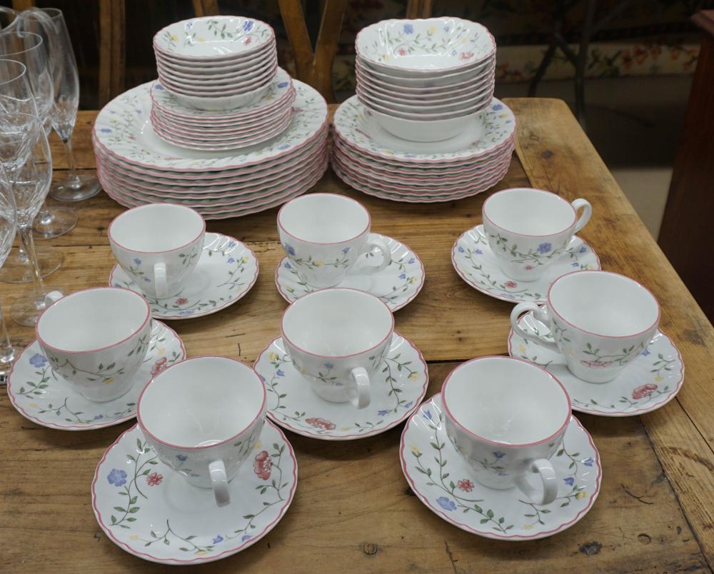 JOHNSON BROTHERS "FLORAL CHINTZ"