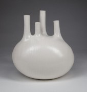 JONATHAN ADLER WHITE GLAZED PO