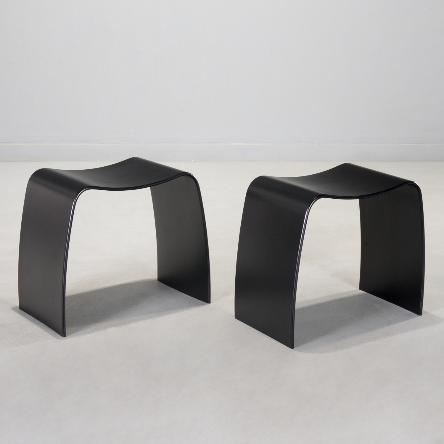 JORGEN MOLLER, PAIR BENTWOOD 'M