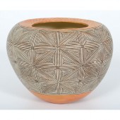 Juana Leno Acoma Jar fine-line