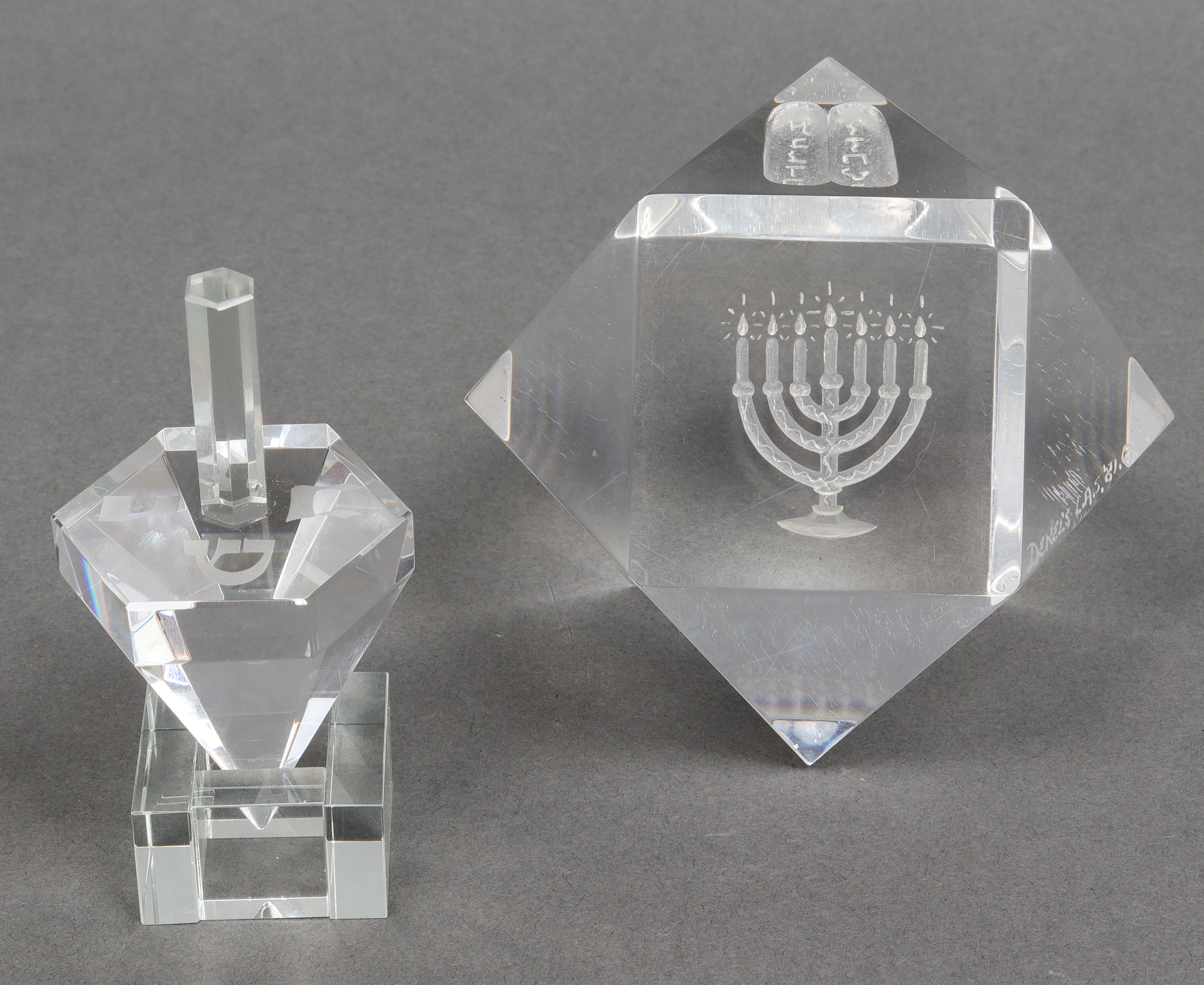 JUDAICA CRYSTAL DREIDEL & LUCITE