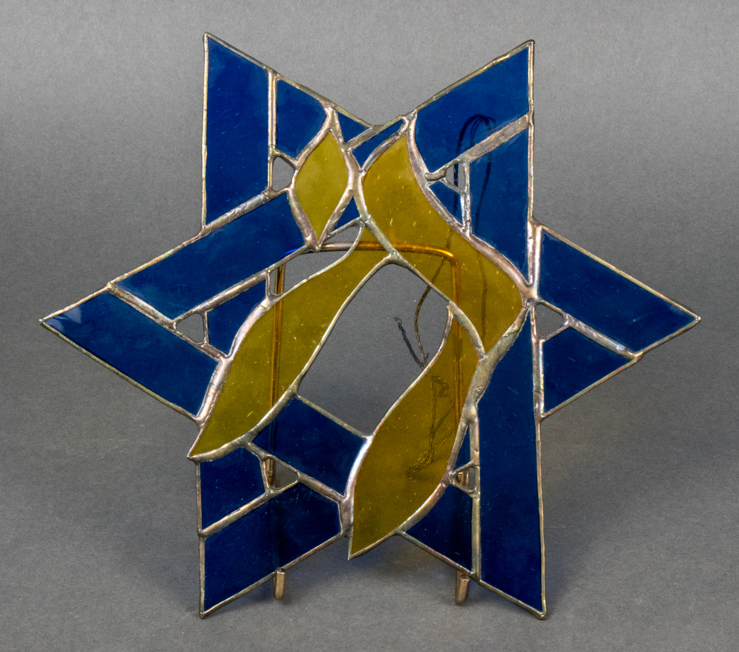 JUDAICA STAINED GLASS CHAI IN