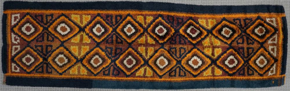 JULI-KHERS RUNNER, 9 FT 3 IN X 2 FT
