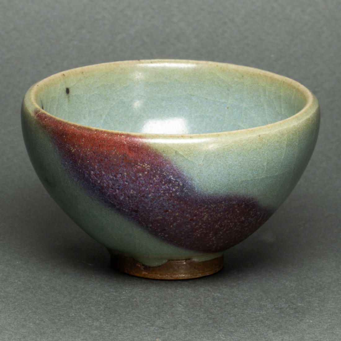 JUN TYPE GLAZED BOWL, DISPLAYING