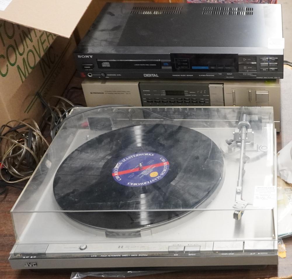 JVC L-F41 TURNTABLE, PIONEER