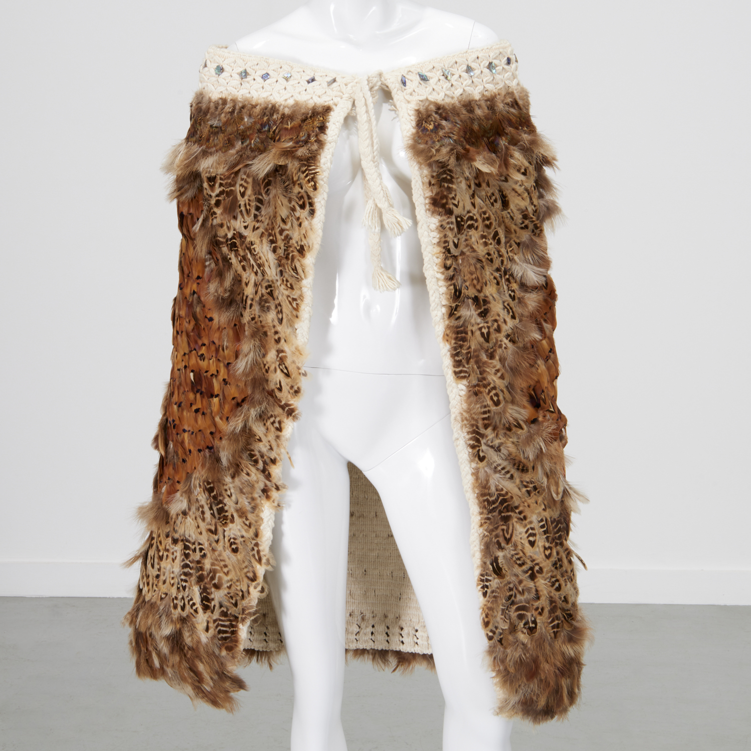 KAHU HURUHURU (FEATHER CLOAK)