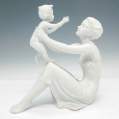KAISER BISQUE PORCELAIN FIGURI