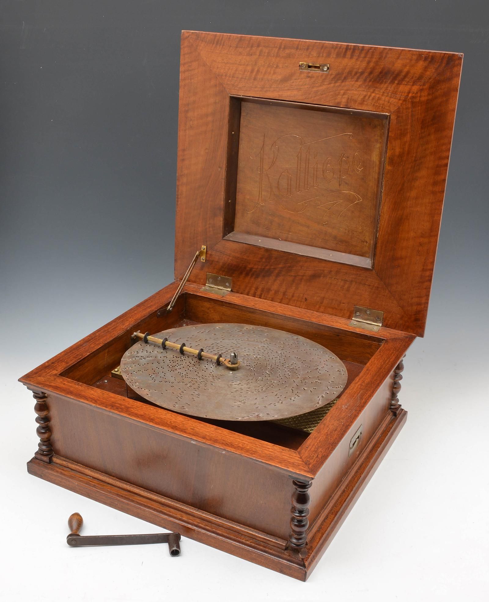 KALLIOPE MUSIC BOX WITH 19