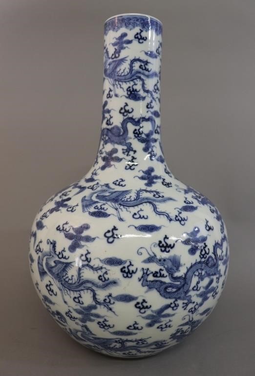 Kangxi blue and white vase with all