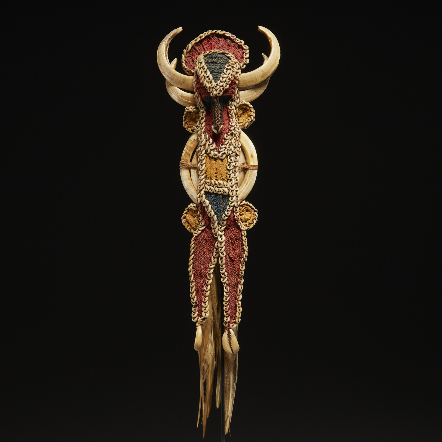 KARAHUT FIGURE, PAPUA NEW GUINEA