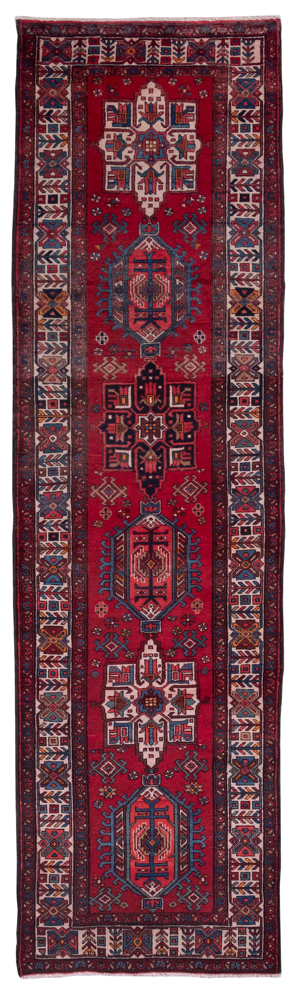 KARAJA RUNNER: 3'2" X 10'10"