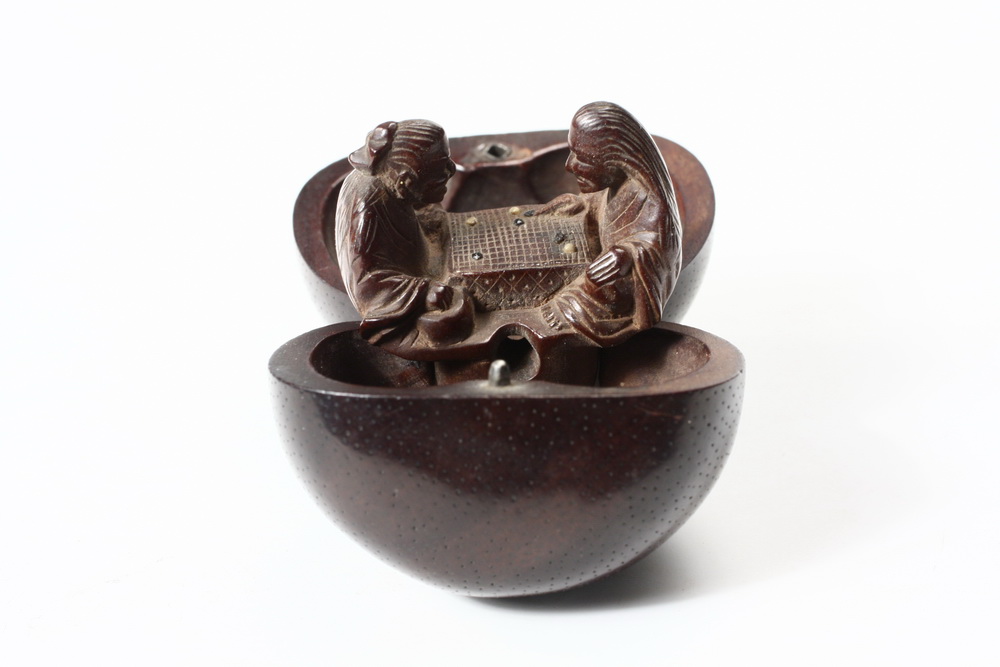 KARAKURI NETSUKE - 'Trick'