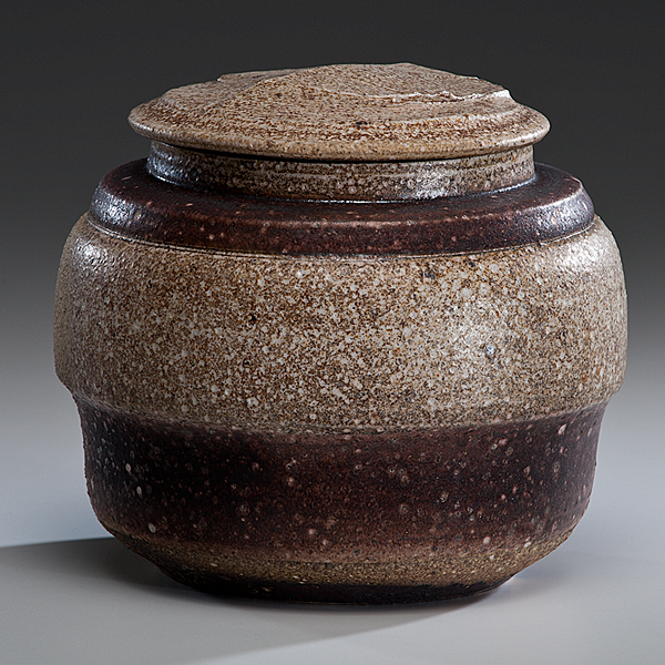 Karen Karnes (1925 USA) Lidded