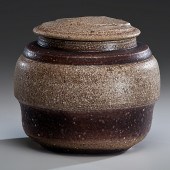 Karen Karnes (1925 USA) Lidded
