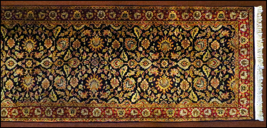 KASHAN RUNNER. 9'10'' x 2'7''