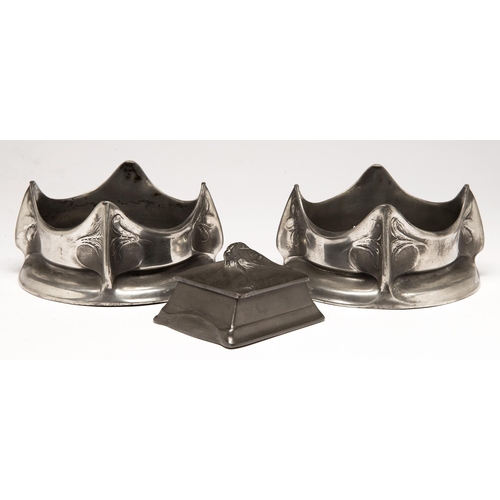 Kayserzinn. A pair of Jugendstil