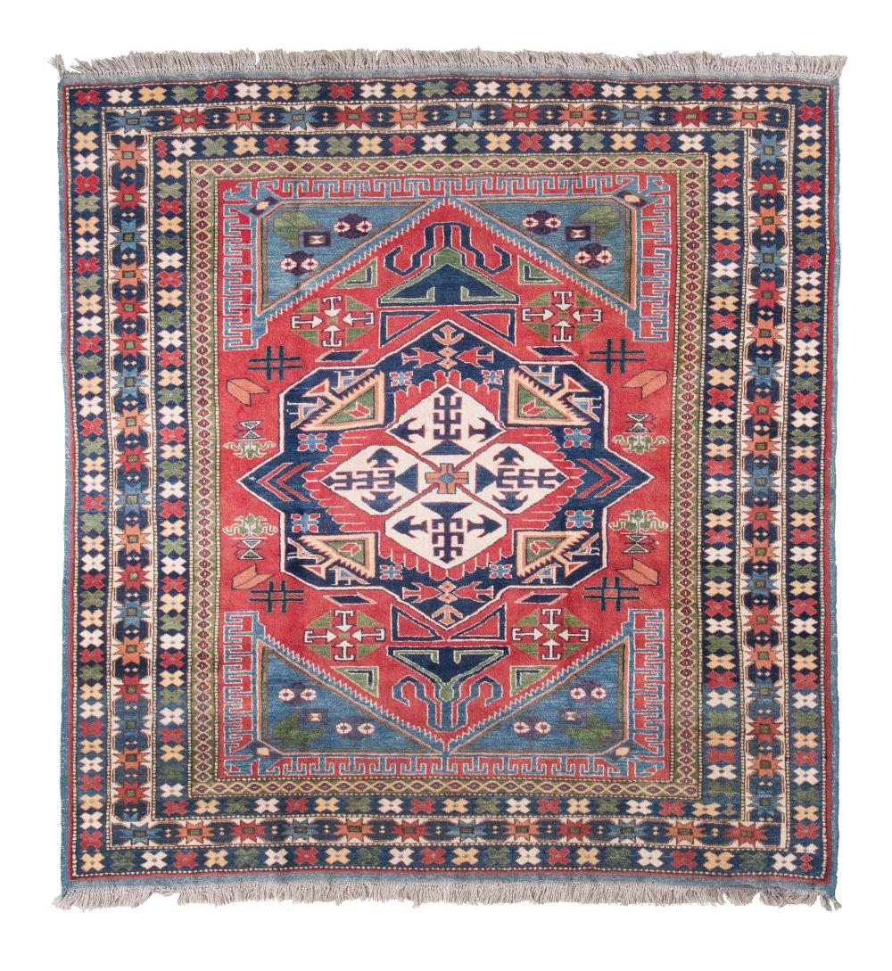 KAZAK DESIGN RUG: 6'0" X 6'5"