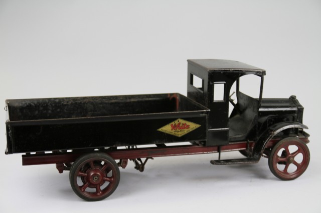 KELMET BIG BOY ''WHITE'' DUMP TRUCK