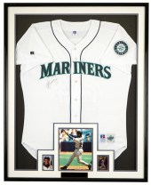 KEN GRIFFEY, JR. MARINERS SIGN