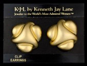 Kenneth Jay Lane Ear clips A p